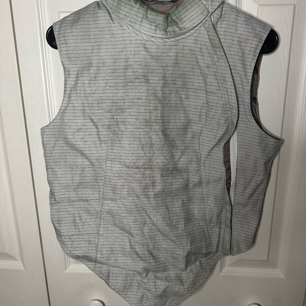 Absolute fencing - Women's fencing lame.